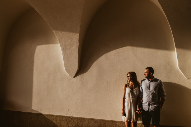 zdjęcia narzeczeńskie pod sukiennicami