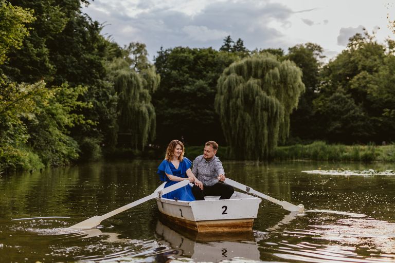 spacer zakochanych – sesja narzeczeńska Pszczyna