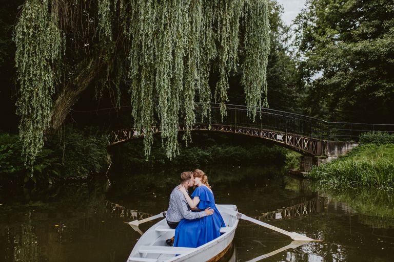 park w Pszczynie – idealne miejsce na sesję narzeczeńską