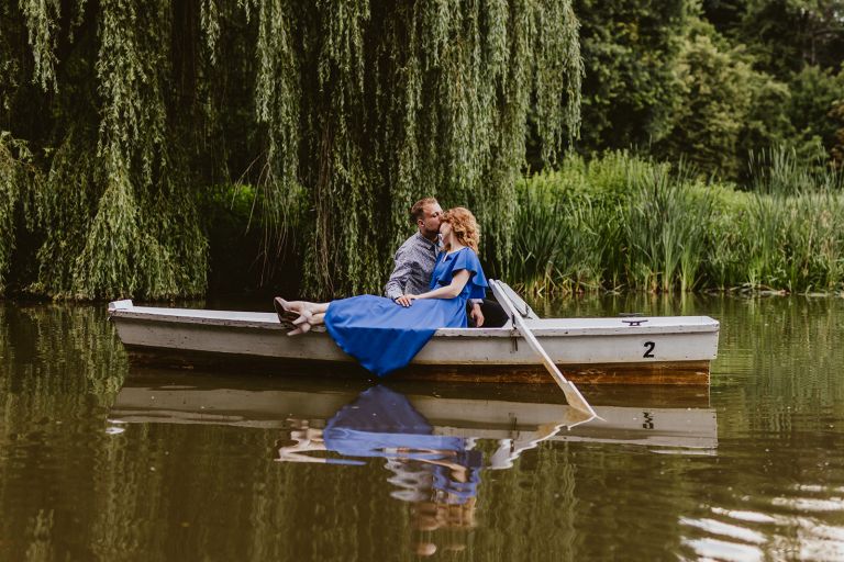 sesja narzeczeńska Pszczyna – romantyczne zdjęcie zakochanych