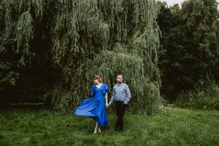 spacer zakochanych – sesja narzeczeńska Pszczyna