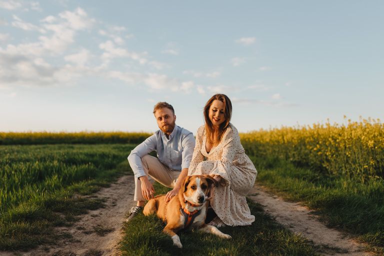 Para z psem Freją – rodzinna sesja ciążowa na Śląsku