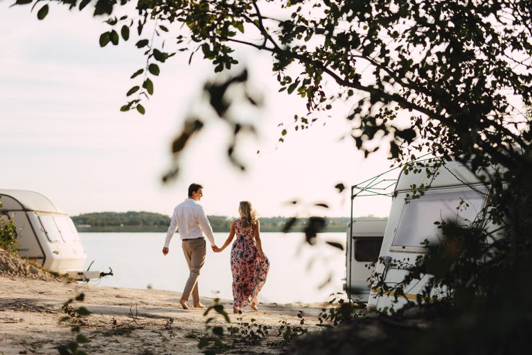 sesja narzeczeńska nad jeziorem pogoria