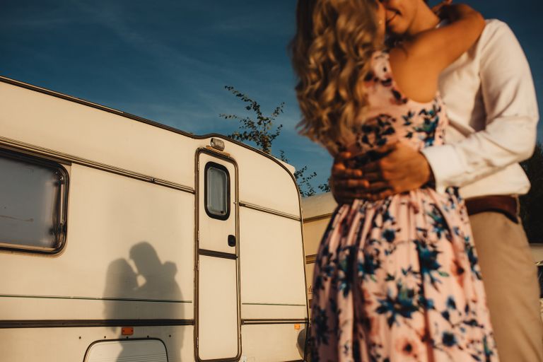 sesja narzeczeńska nad jeziorem pogoria