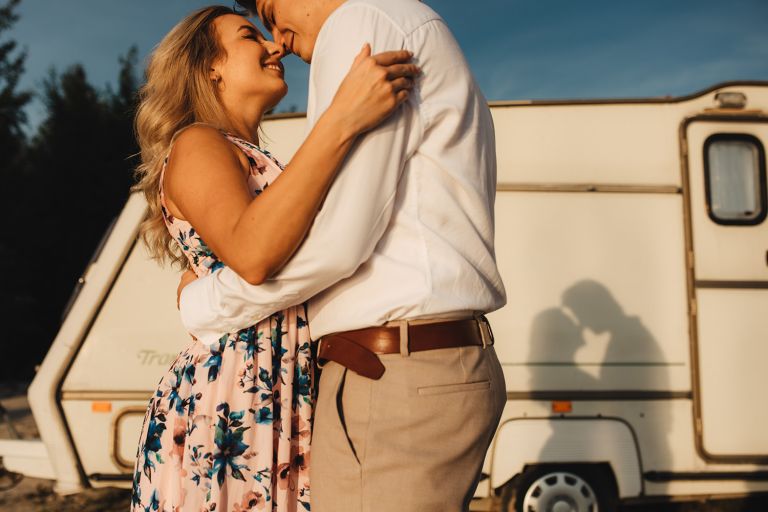 sesja narzeczeńska nad jeziorem pogoria