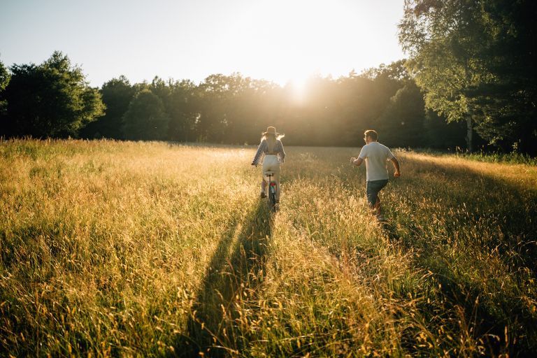 Sesja narzeczeńska w naturze z rowerem, fotografia Katowice, Śląsk