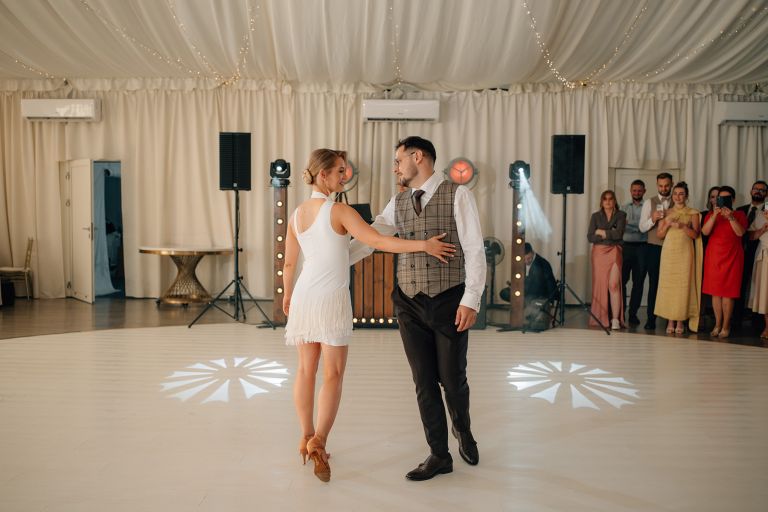 Reportaż ślubny Zatoka Bajka, końcówka dnia i emocje