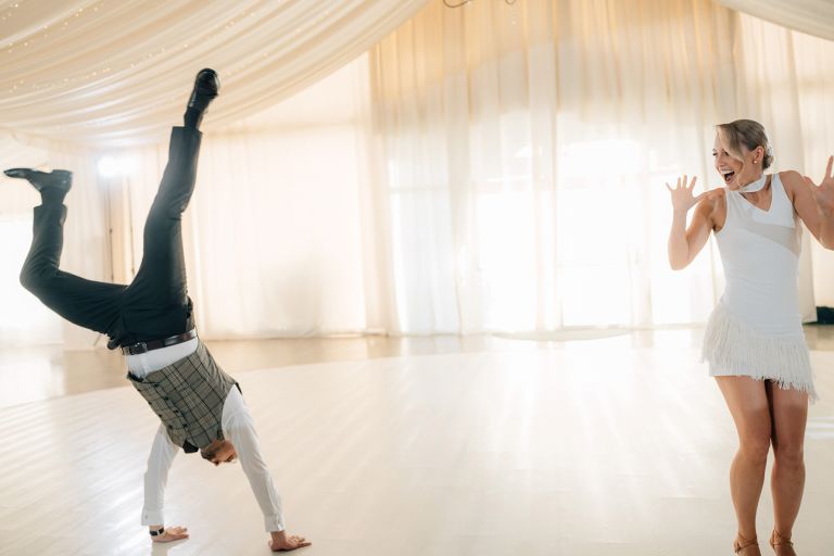 Reportaż ślubny Zatoka Bajka, emocje i radość gości