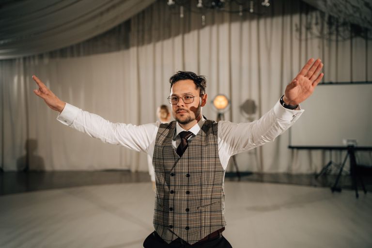 Reportaż ślubny Zatoka Bajka Grodziec, emocje na parkiecie