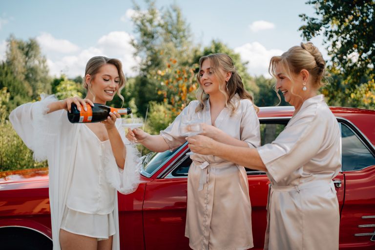 Przygotowania ślubne Dominiki, fotografia ślubna reportażowa