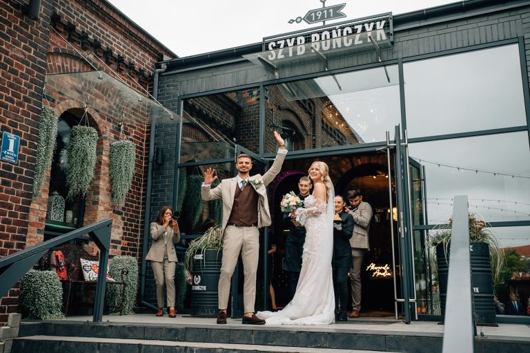 Iza i Adrian – podpisy i formalności w trakcie ceremonii (kadr 31)