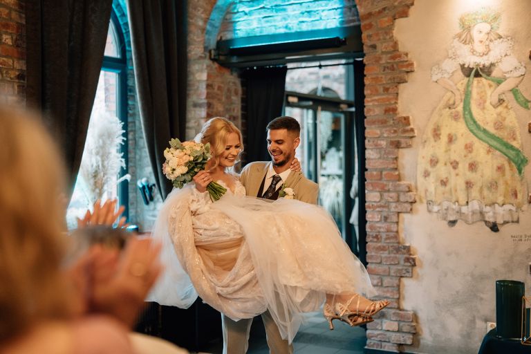 Iza i Adrian – toasty i emocje (kadr 39)