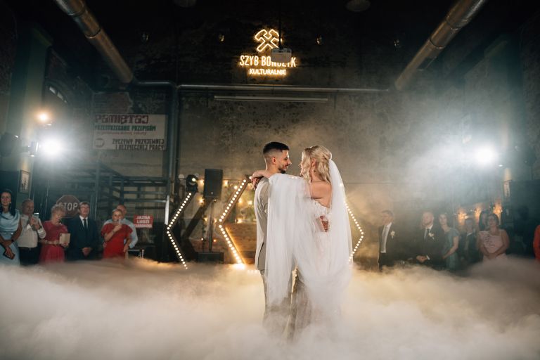 wesele Szyb Bończyk – pierwszy taniec pary młodej (kadr 44)