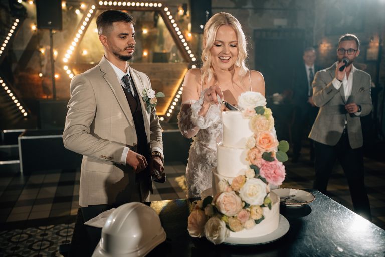 wesele Szyb Bończyk – Main Audio i parkiet pełen ludzi (kadr 48)