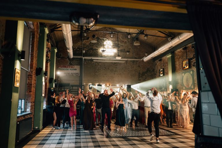 wesele w Szybie Bończyk – parkiet i emocje (kadr 57)