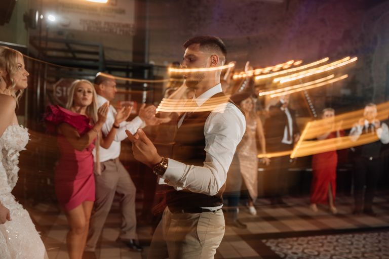 Iza i Adrian – tańce i zabawa (kadr 76)