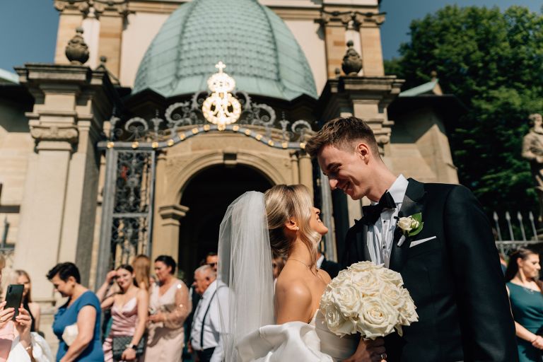 wesele Ostoja Garden w Brodach – zdjęcia przy zachodzącym świetle