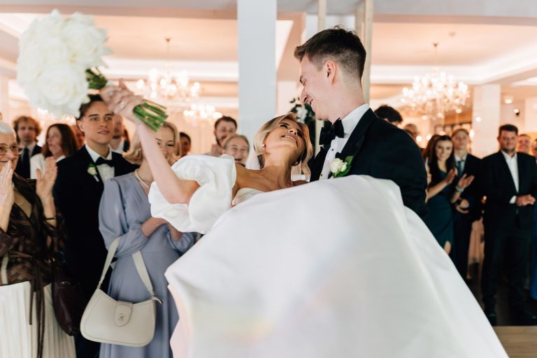 wesele Ostoja Garden w Brodach – portret panny młodej w plenerze